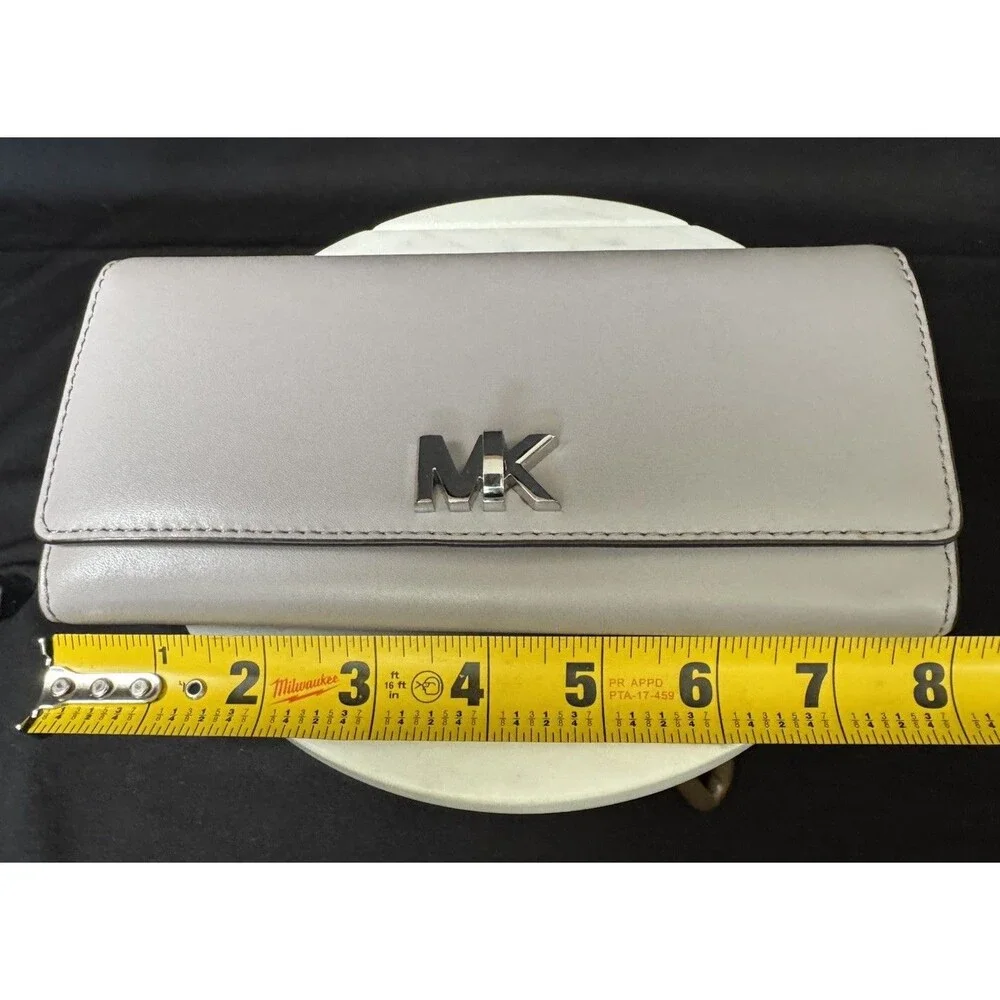 Michael Michael Kors Mott Large Carryall Smooth Leather Wallet Pearl Grey